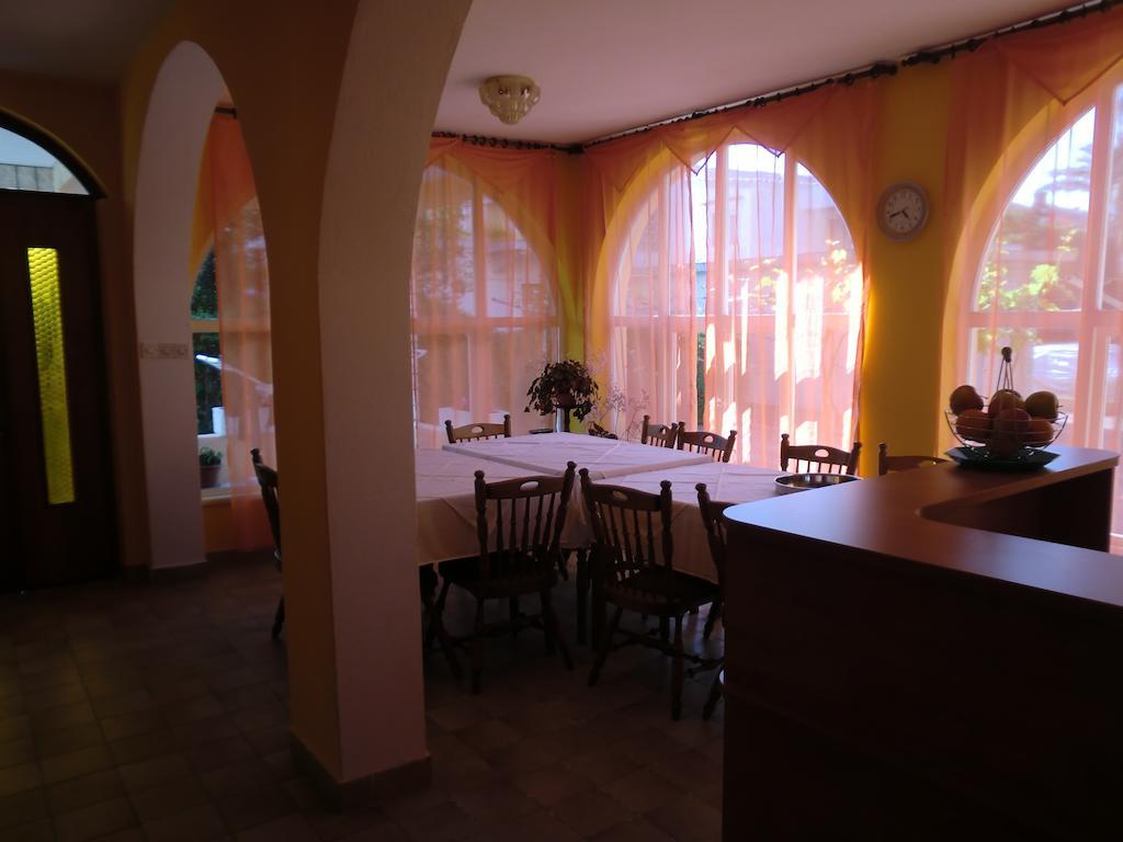 ראב Guest House Sandra מראה חיצוני תמונה